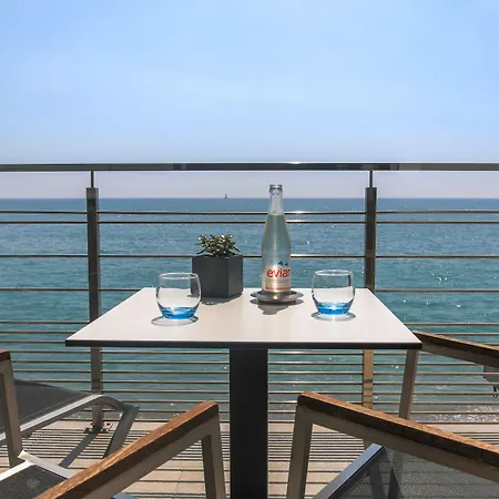 Azur Szálloda Villeneuve-Loubet
