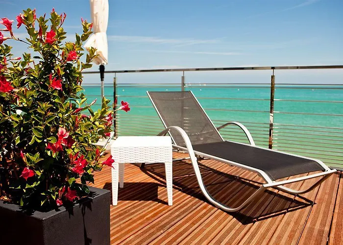 Hotell Azur Villeneuve-Loubet