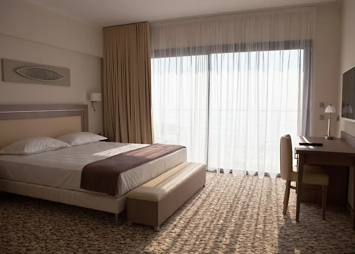 Hotell Azur 4*