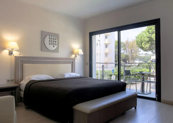Azur Hotell Villeneuve-Loubet