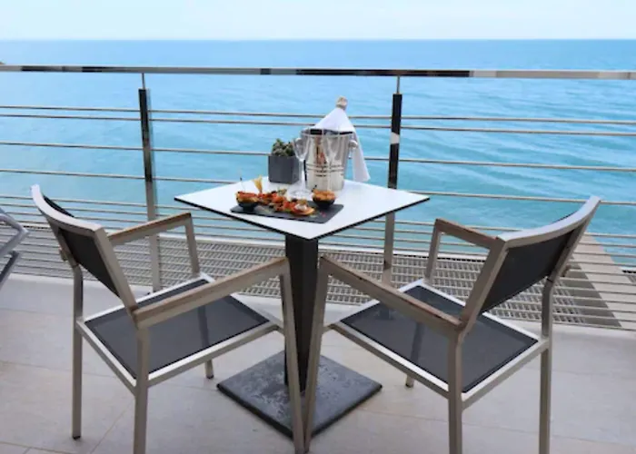 Azur 4* Villeneuve-Loubet