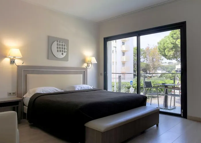 Azur 4* Villeneuve-Loubet