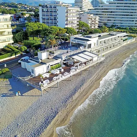 Azur Hotel
