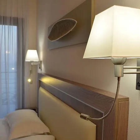 Szálloda Azur Villeneuve-Loubet