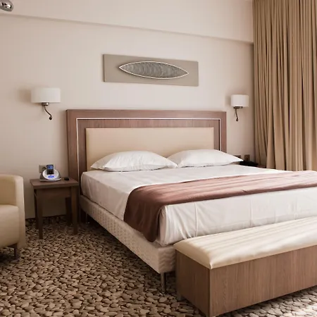 Azur Hotel 4*
