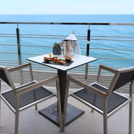 Azur 4* Villeneuve-Loubet