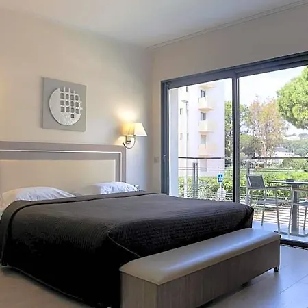 Azur Hotel