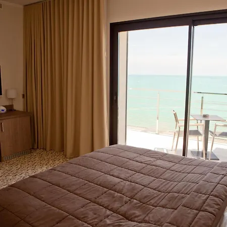Azur Hotel Villeneuve-Loubet
